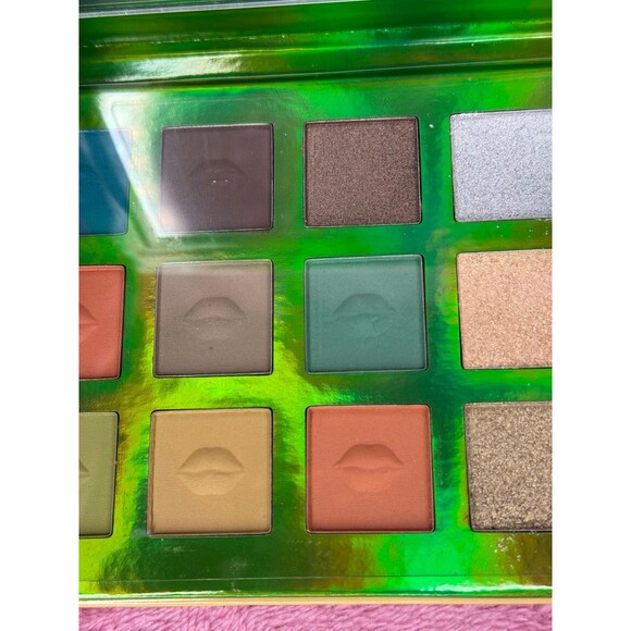 New! Khepri Scarab Volume 35 Eyeshadow Palette Spoiled Lips Cosmetics BNIB BNWT - Picture 6 of 7